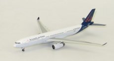 Brussels Airlines Airbus A330-300 OO-SFX 1/400 Brussels Airlines Airbus A330-300 OO-SFX 1/400 scale desk model Phoenix