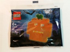 Lego Holiday 40012 - Halloween Pumpkin Polybag Lego Holiday 40012 - Halloween Pumpkin Polybag