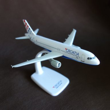 Croatia Airlines Airbus A320 200 1 200 Scale Desk Model Hollandmegastore