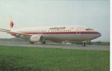 Airline issue postcard - Malaysia Airlines Boeing Airline issue postcard - Malaysia Airlines Boeing 737-400