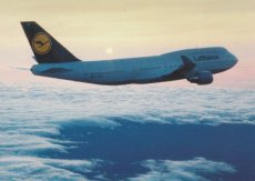 Airline issue postcard - Lufthansa Boeing 747-400