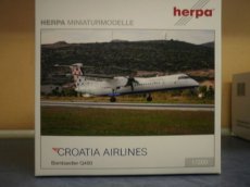 Croatia Airlines Dash 8 Q400 1/200 scale desk