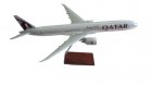 Qatar Airways Boeing 777-300ER 1/100 scale desk model