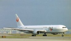 Airline issue postcard - JAL Japan Airlines Boeing 767-346