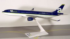Air Comet Airbus A330 1/200 scale desk model Air Comet Airbus A330 1/200 scale desk model