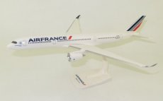 Air France Airbus A350-900 F-HTYA 1/200 scale desk Air France Airbus A350-900 F-HTYA 1/200 scale desk model PPC