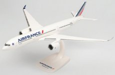 Air France Airbus A350-900 F-HTYM 1/200 scale desk Air France Airbus A350-900 F-HTYM 1/200 scale desk model Herpa Snapfit