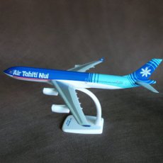 Air Tahiti Nui Airbus A340-300 1/200 scale desk mo Air Tahiti Nui Airbus A340-300 1/200 scale desk model