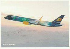 Airline issue postcard - Icelandair Boeing 757 "He Airline issue postcard - Icelandair Boeing 757 "Hekla Aurora"