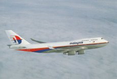 Airline issue postcard - Malaysia Airlines Boeing 747-400