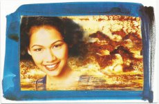 Airline issue postcard - Singapore Airlines - Singapore girl stewardess