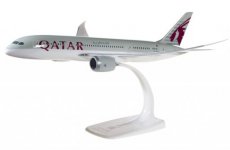 Qatar Airways Boeing 787-8 A7-BCB 1/200 scale desk model