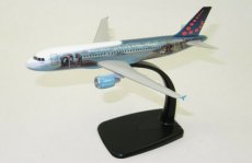 Brussels Airlines Airbus A320-200 Bruegel 1/200 scale desk model