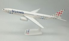 Brussels Airlines Airbus A330-300 OO-SFX 1/200 scale desk model PPC