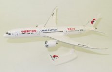 China Eastern Airlines Boeing 787-9 B-209N 1/200 scale desk model PPC