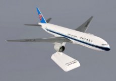 China Southern Airlines Boeing 777-200 1/200 scale China Southern Airlines Boeing 777-200 1/200 scale desk model