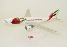 Emirates Sky Cargo Boeing 777-200F A6-EFL "Valentine Rose" 1/200 scale desk model PPC