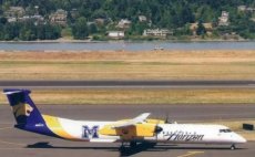 Horizon Air Alaska Dash 8 Q400 N403QX Montana Stat Horizon Air Alaska Dash 8 Q400 N403QX Montana State Bobcats cs postcard