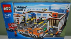 Lego City 7642 - Garage New in Box Lego City 7642 - Garage New in Box