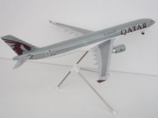 QATAR AIRWAYS AIRBUS A330-300 1/200