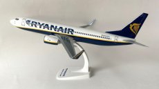 Ryanair Boeing 737-800 1/100 scale desk model Ryanair Boeing 737-800 1/100 scale desk model