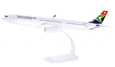 SAA South African Airways Airbus A330-200 ZS-SXI SAA South African Airways Airbus A330-200 ZS-SXI 1/200 scale desk model Herpa