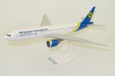 Ukraine International Airlines Boeing 777-200 1/200 scale desk model PPC